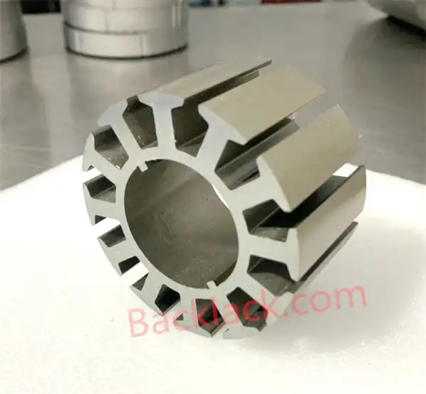 Inadelanta siha gi i insulasion para i 1J22 na tiran magnetiku ni' manma'å'ñao