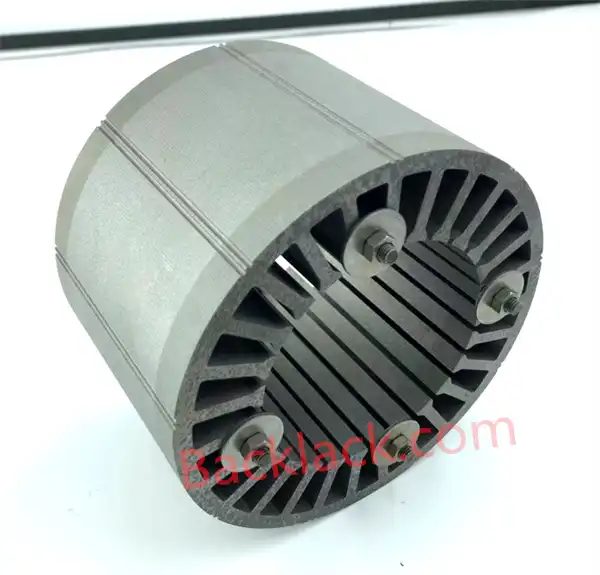 Egyedi állórész-laminációk Termikus útvonalak optimalizálása a hőelvezetéshez