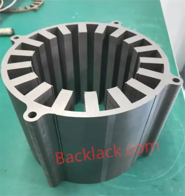 Collage sur toute la face - Notre technique la moins dommageable pour la production de noyaux de stator et de rotor