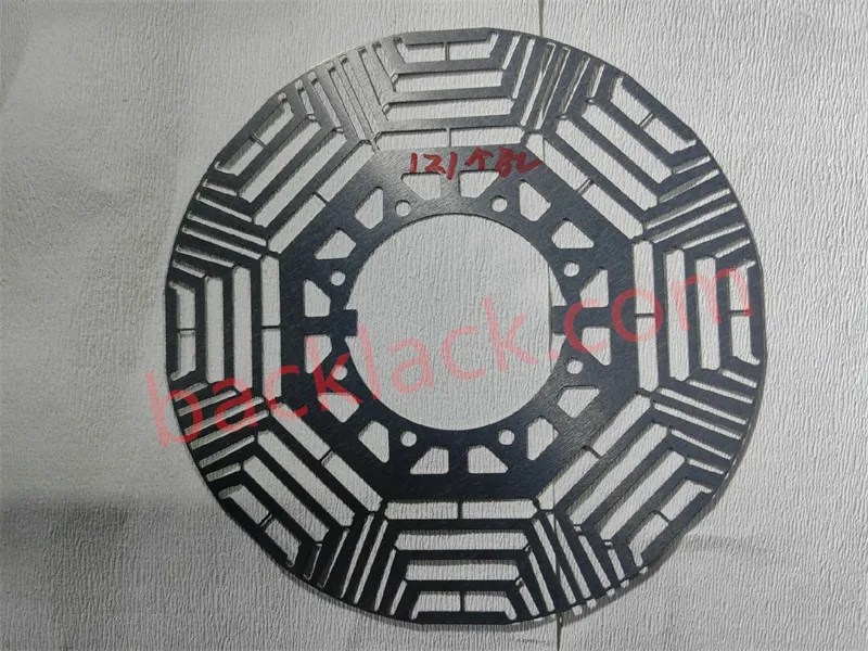 Vysokorýchlostné riešenie štrukturálneho návrhu a optimalizácie procesu na zníženie vibrácií a hluku jadra motora